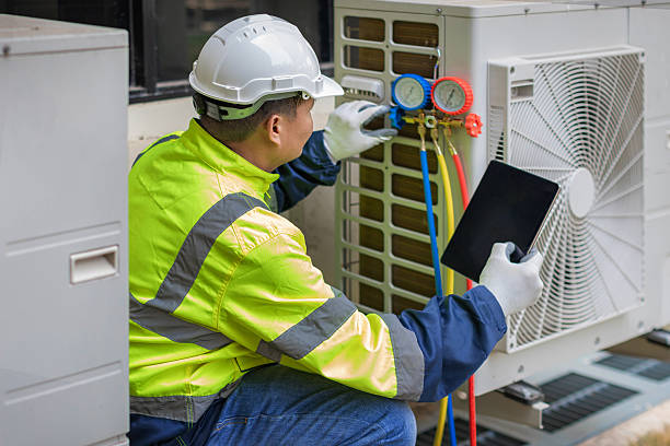 Professional Hvac technician working in Mokena, IL